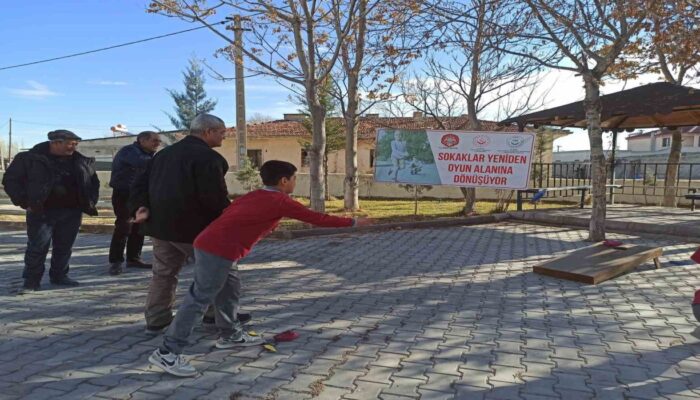 Eski Oyunlar kapak görseli