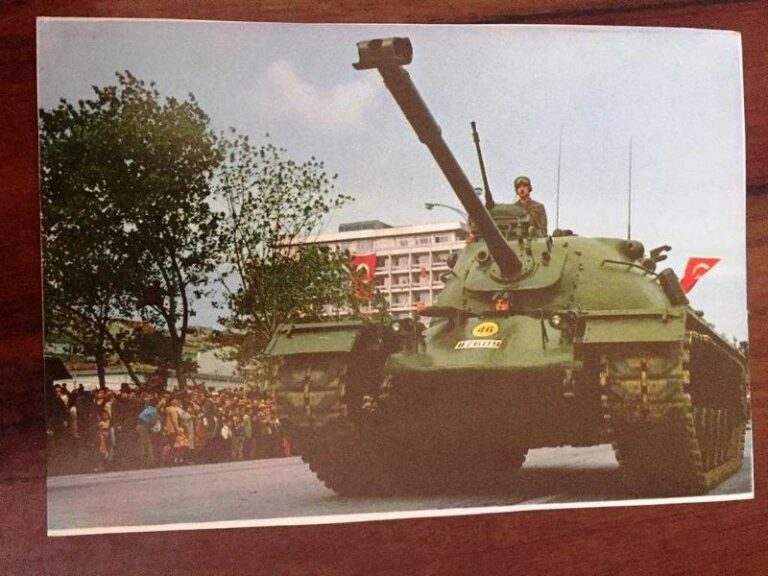 İki Kişilik Renkli Tank oyna