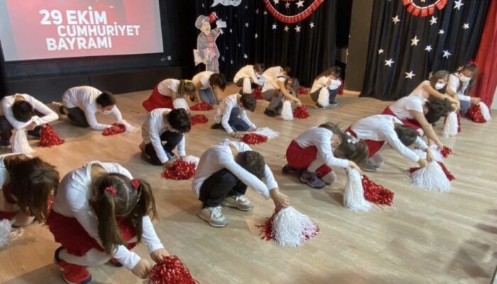 Lise Amigo Kızı kapak görseli