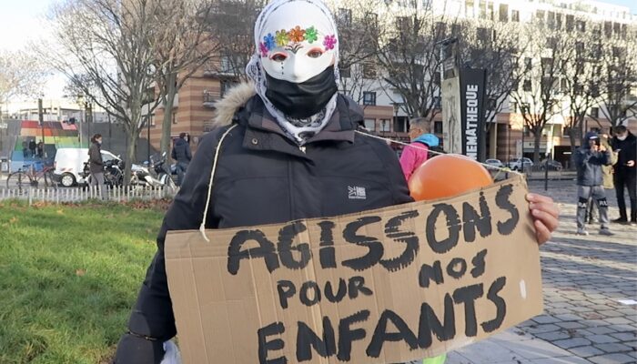 Öğretmene Yakalanma kapak görseli