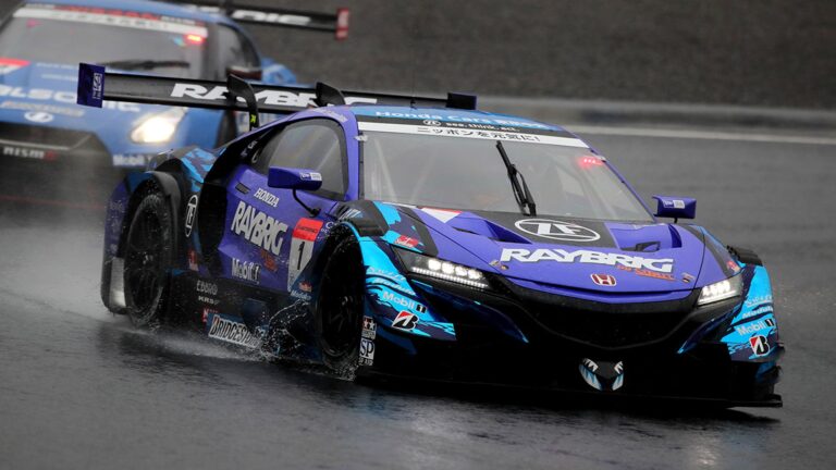 GT Racing oyna