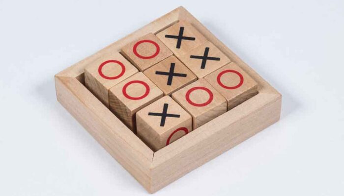 iki kişilik Tic Tac Toe kapak görseli