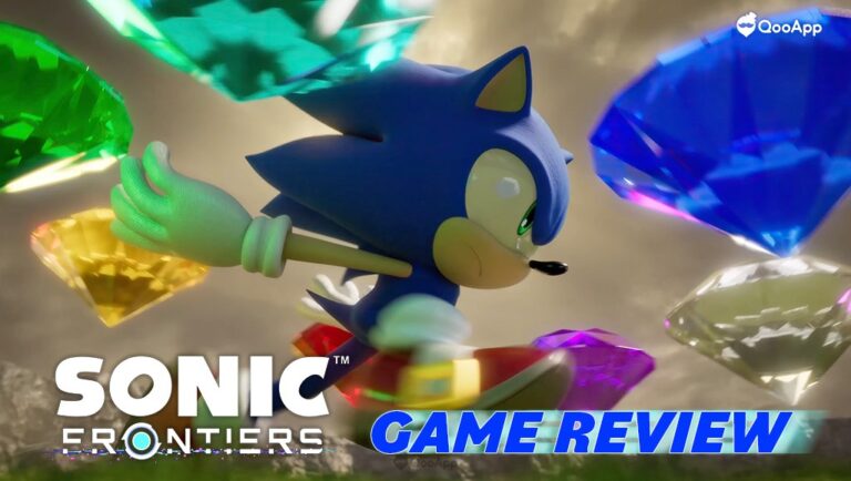 Super Sonic ve Hyper Sonic formuna dönüşmüş Sonic karakteri platform seviyesinde koşarken