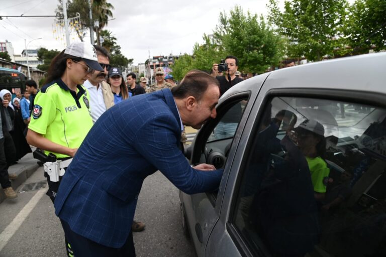 Trafik Komutası oyna