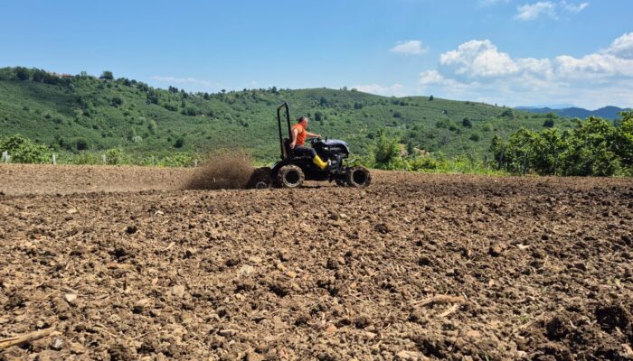 Traktör ile Tren Çekme kapak görseli