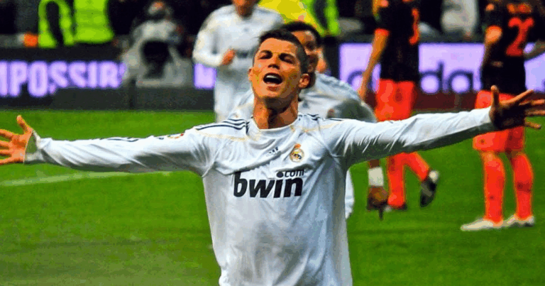 Ultimate Soccer Star oyna