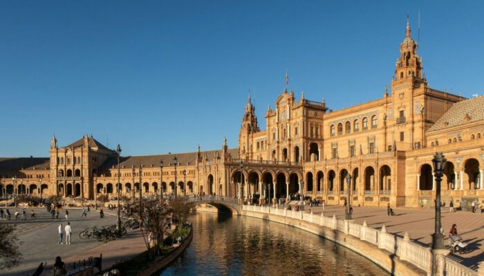 Yerçekimi Savaşı kapak görseli