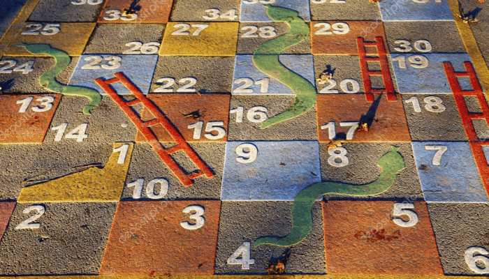 Yılanlar ve merdivenler kapak görseli