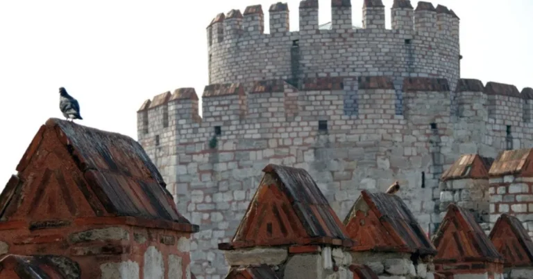 Cadılar Bayramı Kulesi oyna