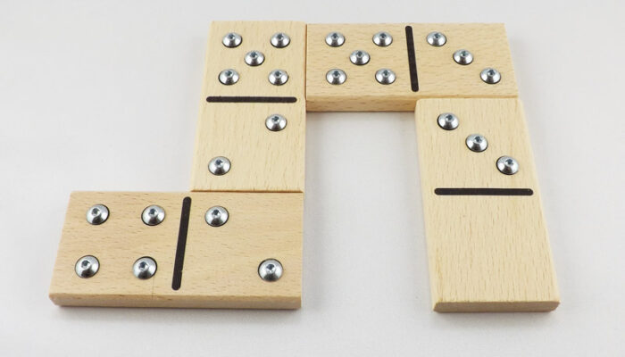 Domino Solitaire kapak görseli