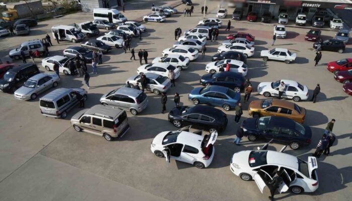 Zamana Karşı Araba Parketme kapak görseli