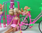 Barbie İkiz Bebekler Oyna